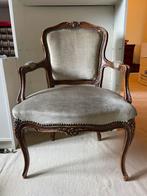 Antieke fauteuil met grijze bekleding, Ophalen