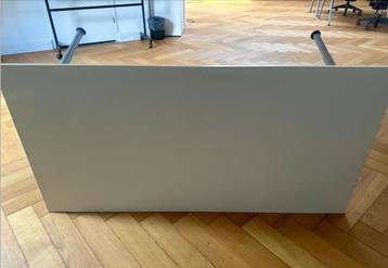 Ikea Bekant Bureau (klein defect) - Gratis ophalen - afbeelding 4