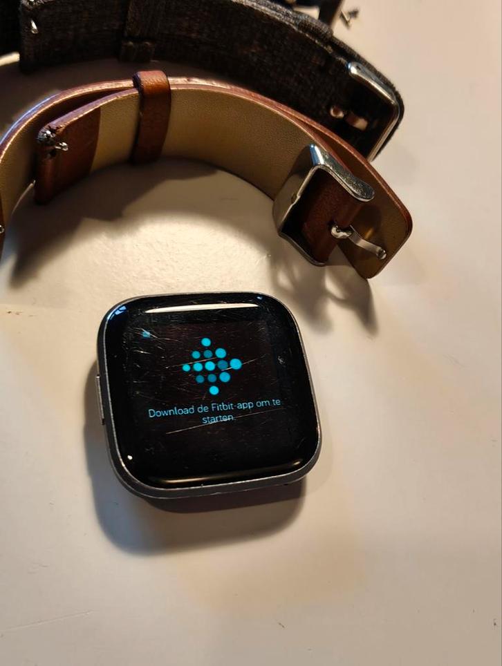 Fitbit Versa 2 - Gebruikt - met verschillende bandjes, Sieraden, Tassen en Uiterlijk, Activity trackers, Gebruikt, Android, Zwart