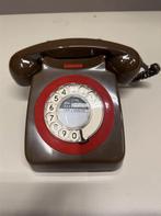 Vintage telefoon 746 Yeoman bruin en rood - Draaischijf tele, Ophalen of Verzenden, Zo goed als nieuw