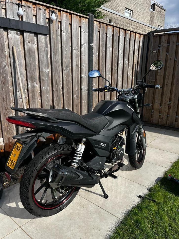 Brommer Killerbee f31 2023, Fietsen en Brommers, Brommers | Derbi, Gebruikt, Maximaal 45 km/u, Ophalen