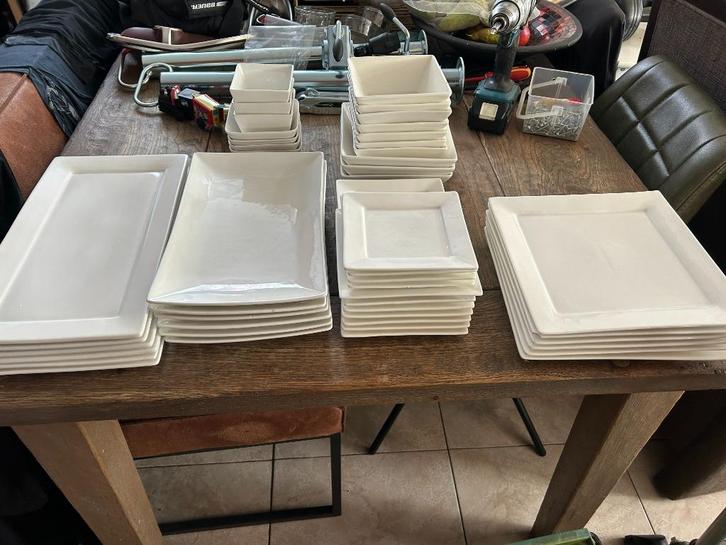 partij vierkante borden, schalen en bakjes wegens overstap, Huis en Inrichting, Keuken | Servies, Gebruikt, Compleet servies, Overige stijlen
