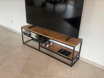 TV-meubel beschikbaar voor biedingen