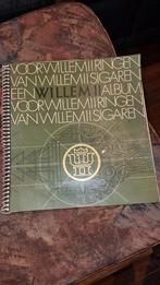 Boek met sigarenbandjes, Verzamelen, Rookartikelen, Aanstekers en Luciferdoosjes, Ophalen of Verzenden, Gebruikt, Sigarenbandjes