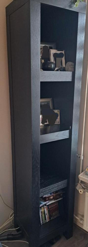 Zwarte Massief Houten Boekenkast beschikbaar voor biedingen