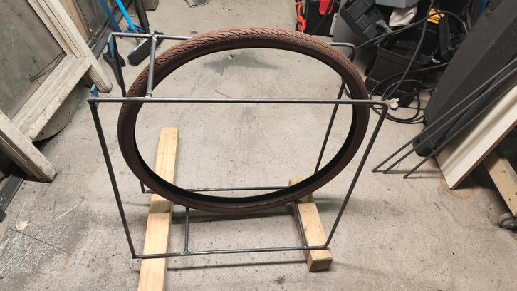 Fietsbanden displayrek, Fietsen en Brommers, Brommeronderdelen | Algemeen, Overige typen, Ophalen of Verzenden