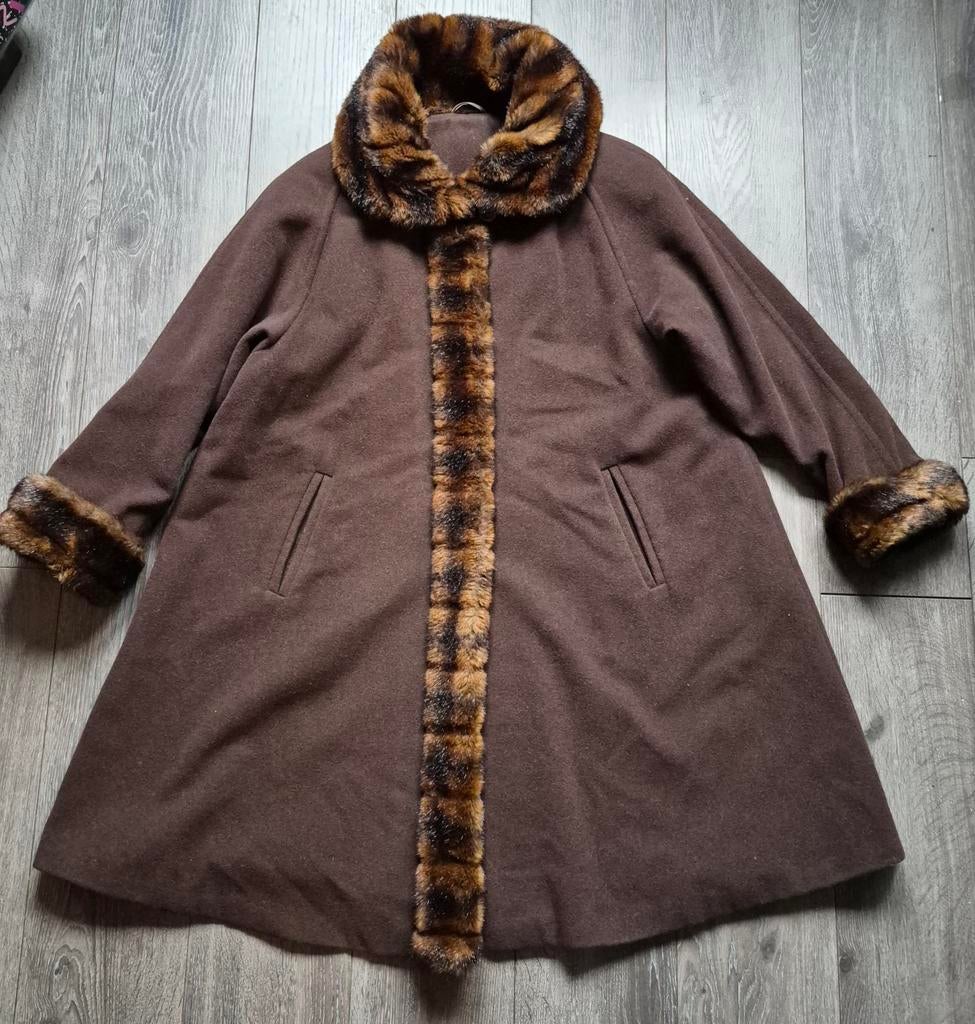 Prachtige wollen jas fake fur 42, Kleding | Dames, Bruin, Maat 42/44 (L), Ophalen of Verzenden, Zo goed als nieuw