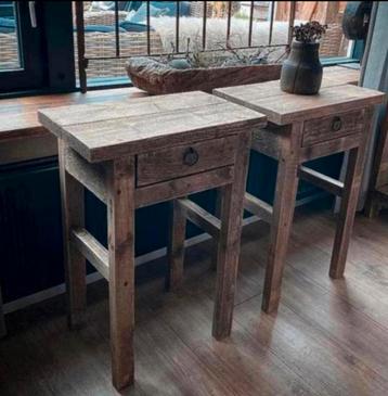 ~Stoer Sober Landelijk Houten Set Nachtkastjes~ beschikbaar voor biedingen