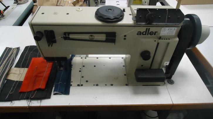 Industrie Naaimachine Adler 3 Voudig Transport Kettingsteek, Hobby en Vrije tijd, Naaimachines en Toebehoren, Gebruikt, Naaimachine