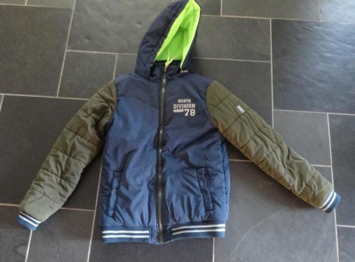 Mooie warme winterjas voor een jongen (158-164), Kinderen en Baby's, Kinderkleding | Maat 158, Zo goed als nieuw, Jongen, Jas