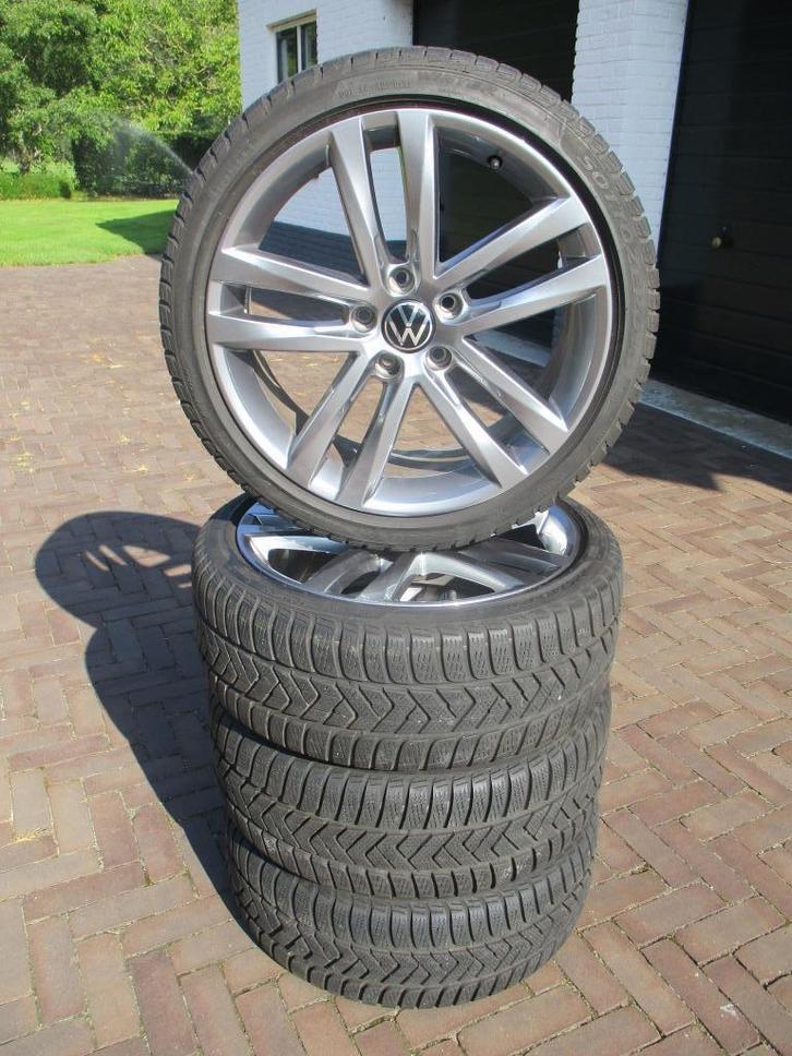 Orig. VW Golf 8 7 18 inch 6 5 winterbanden Salvador IZGST, Auto-onderdelen, Banden en Velgen, Banden en Velgen, Winterbanden, 18 inch