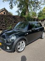 Mini 1.6 ONE 55KW 2012 Zwart, Voorwielaandrijving, Stof, Zwart, 4 stoelen