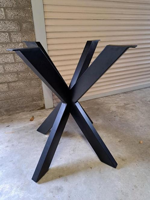 Spin matrix kruispoot zwart, ijzeren tafelpoot eettafel., Huis en Inrichting, Tafelonderdelen, Zo goed als nieuw, Tafelpoot, 50 tot 100 cm