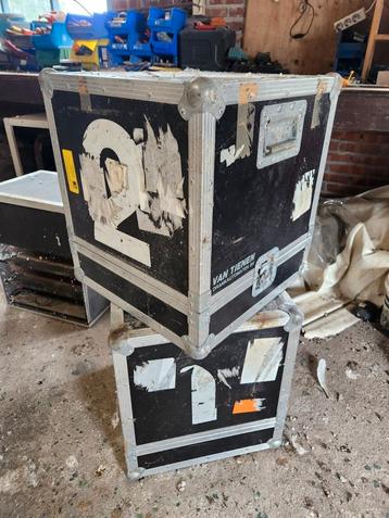 2x Flightcase beschikbaar voor biedingen