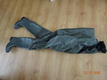 Waadbroek maat 42-43 beschikbaar voor biedingen