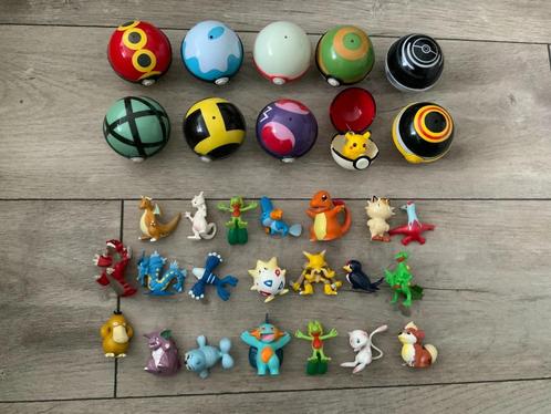 Vintage Nintendo Pokemon / Tomy Pokeballs + Mini Figuurtjes, Verzamelen, Poppetjes en Figuurtjes, Zo goed als nieuw, Ophalen of Verzenden