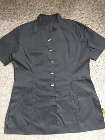 Werkkleding/Zorgkleding/Schoonheidsspecialiste kleding beschikbaar voor biedingen