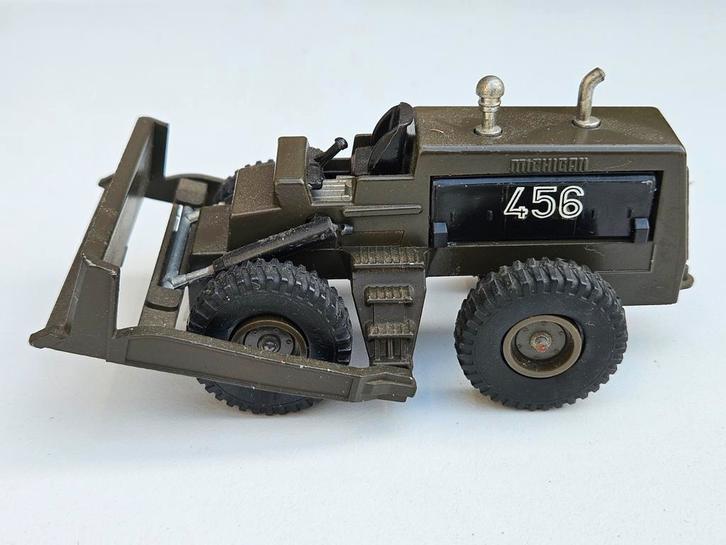 Siku V326 Michigan bulldozer  leger groen nummer 456, Hobby en Vrije tijd, Modelauto's | 1:50, Gebruikt, Hijskraan, Tractor of Landbouw
