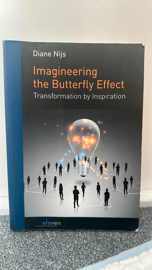 Diane Nijs - Imagineering the butterfly effect, Boeken, Wetenschap, Zo goed als nieuw, Ophalen