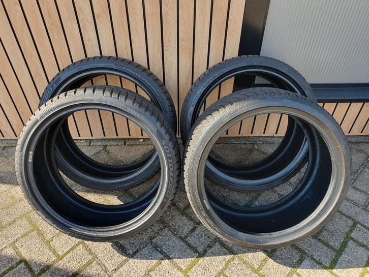 Winterbanden 19 inch Pirelli en Falken, Auto-onderdelen, Banden en Velgen, Band(en), Winterbanden, 19 inch, 235 mm, Personenwagen