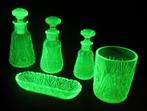 5 st. vaseline uranium glas art deco, parfumflessen...ca1920, Antiek en Kunst, Antiek | Glas en Kristal, Verzenden