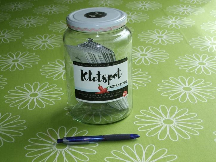 Kletspot - Extra pittig - gevaarlijke scherpe vragen!, Hobby en Vrije tijd, Gezelschapsspellen | Overige, Zo goed als nieuw, Een of twee spelers