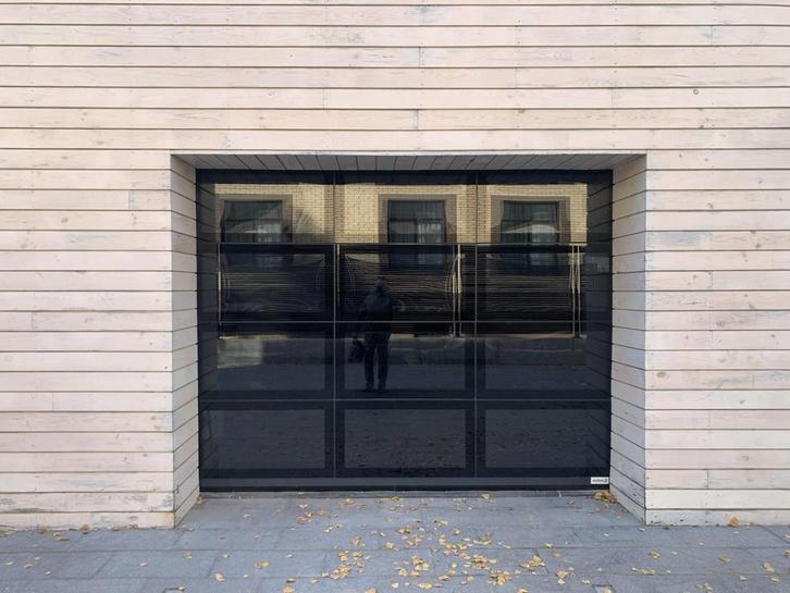 Garagedeur met motor, extra gëisoleerd, 10jr garantie, Doe-het-zelf en Verbouw, Deuren en Horren, Garagedeur, Glas, Ophalen of Verzenden