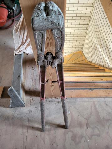 Betonschaar - Gebruikt beschikbaar voor biedingen