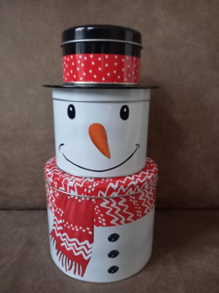 Mooi sneeuwpop blik / 3 trommels opgestapeld, Diversen, Kerst, Gebruikt, Ophalen of Verzenden