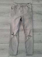 Lichtgrijze jeans
Highwaist skinny model
Destroyed maat 29, Nieuw, New Yorker, Ophalen of Verzenden, W28 - W29 (confectie 36)