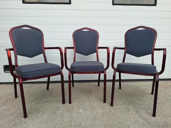 32 x stackchairs vergaderstoelen kantine stoelen cafe bistro, Huis en Inrichting, Stoelen, Zo goed als nieuw, Vijf, Zes of meer stoelen