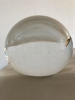 Massieve afgeplatte glazen bol 10x12,5 cm, Antiek en Kunst, Antiek | Glas en Kristal, Ophalen of Verzenden