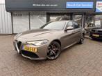 Alfa romeo Giulia 2.0T Super | Leer | Camera | Navigatie, Auto's, Achterwielaandrijving, Euro 6, 4 cilinders, Bedrijf
