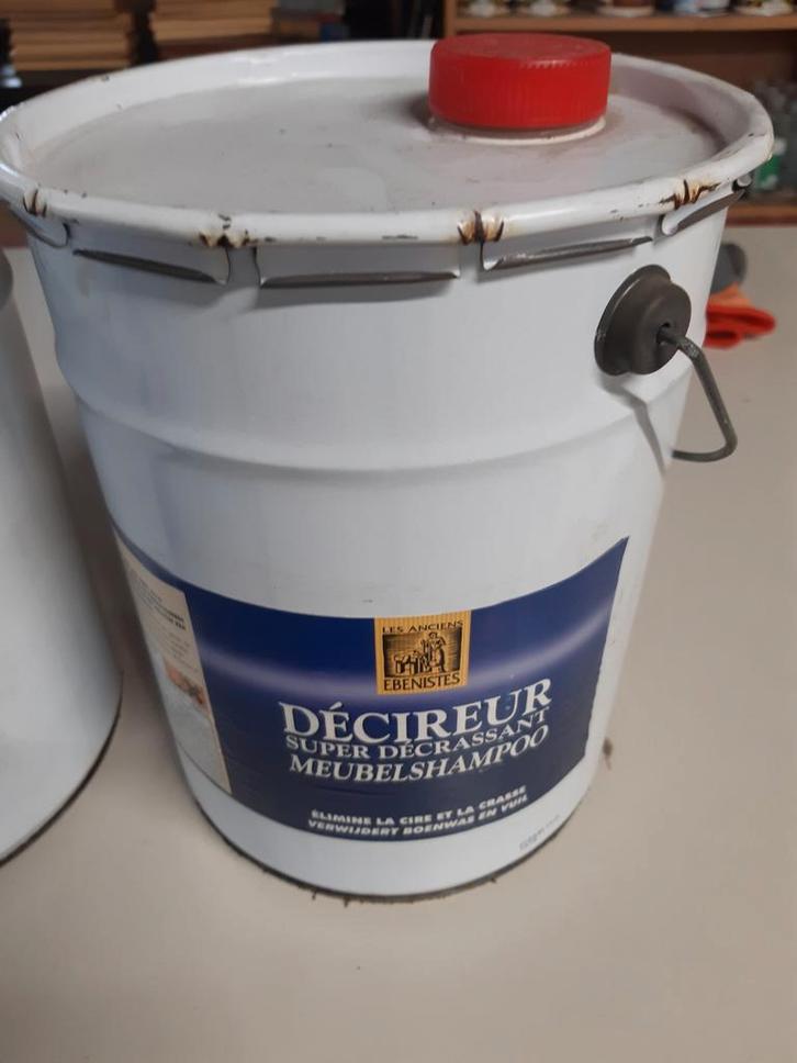 2 x 5 liter meubelshampoo Les Anciens Ebenistes, Antiek en Kunst, Antiek | Gereedschap en Instrumenten, Ophalen of Verzenden