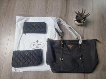 Prada 3-tassen set Nieuw beschikbaar voor biedingen