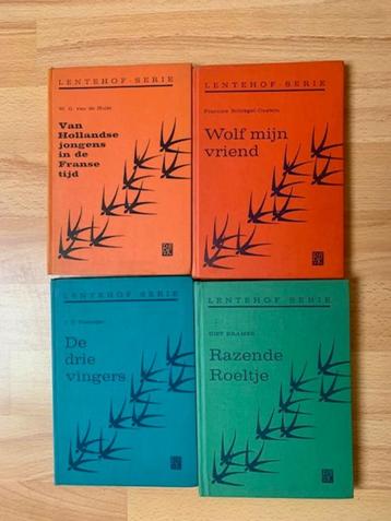 Antieke boekenset 4 beschikbaar voor biedingen