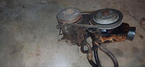 VOLVO 240 Steun  voor airco en stuurbekrachtiging  pomp, Auto-onderdelen, Overige Auto-onderdelen, Volvo, Gebruikt, Ophalen of Verzenden