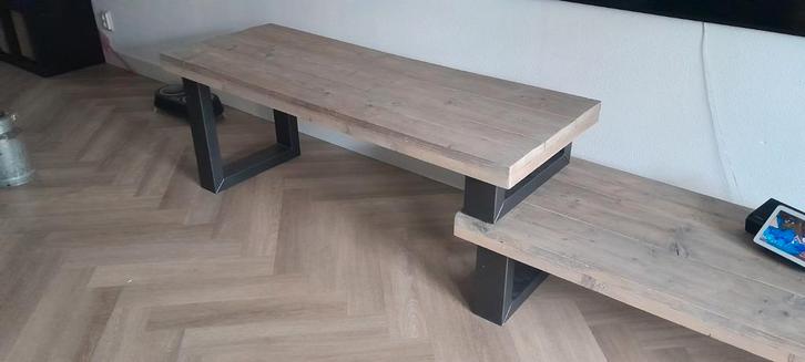 Steigerhouten sidetable / TV meubel met stalen poot, Huis en Inrichting, Tafels | Sidetables, Zo goed als nieuw, 25 tot 50 cm