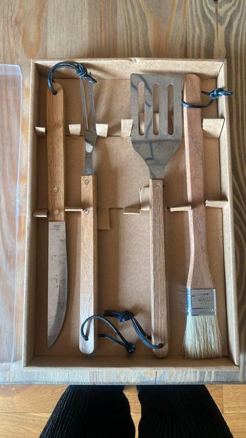 Nieuwe bbq set beschikbaar voor biedingen