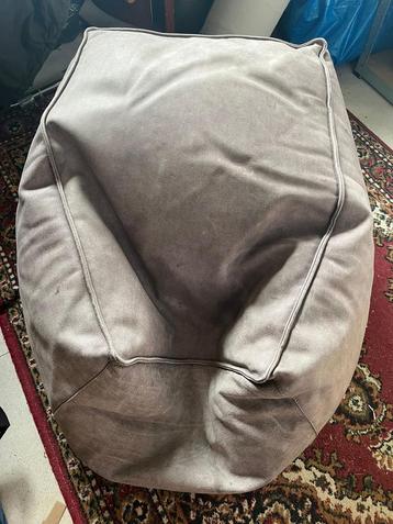 Mooie leren pouffe / hocker zitzak beschikbaar voor biedingen