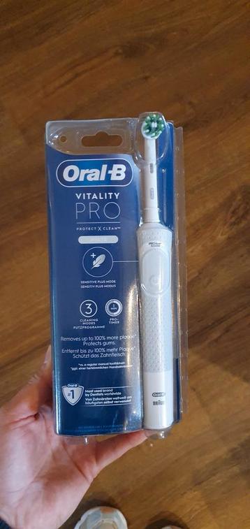 Oral B elektrische tandenborstel beschikbaar voor biedingen