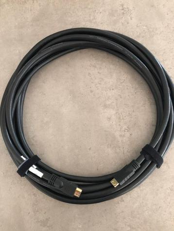 Lange HDMI kabel (7 mtr) beschikbaar voor biedingen