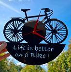 Klok met fiets 30 cm, Ophalen of Verzenden, Nieuw, Analoog, Wandklok