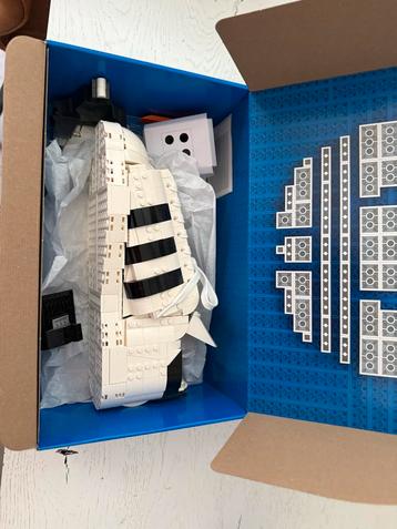 LEGO Adidas Superstar 10282 - Eenmaal Gebouwd beschikbaar voor biedingen