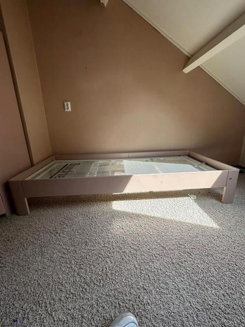 2x eenpersoonsbed. Met bedbodem. Auping. Oud-roze., Huis en Inrichting, Slaapkamer | Bedden, Gebruikt, Eenpersoons, 90 cm, Hout