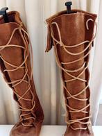 Minnetonka FRONT LACE KNEE HIGH BOOT bruine Veterlaarzen 39, Hoge laarzen, Minnetonka, Bruin, Zo goed als nieuw