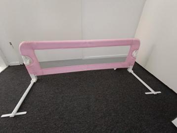 Bed hekje roze valbescherming beschikbaar voor biedingen