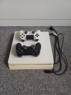 PlayStation 4 Slim - 1TB - Met 2 Controllers, Spelcomputers en Games, Gebruikt, Met 2 controllers, Ophalen of Verzenden, 1 TB