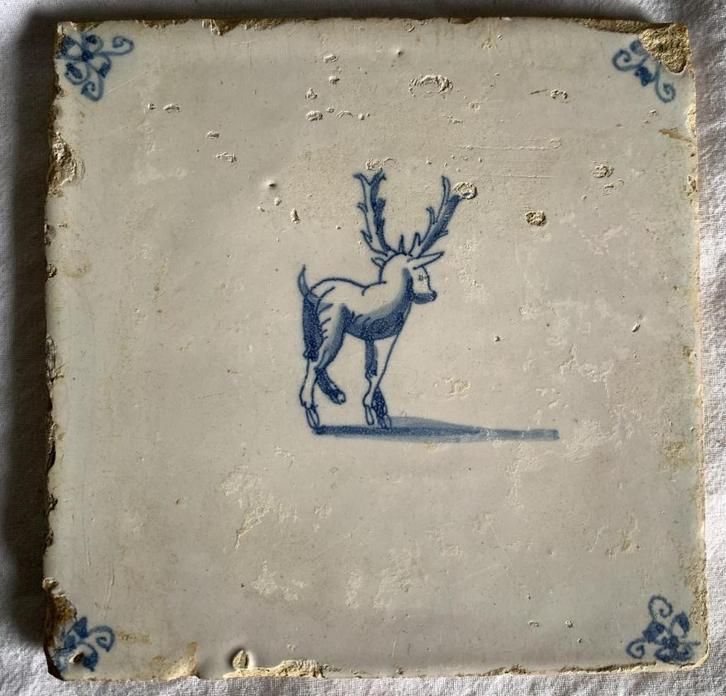 antieke tegel met Rudolf het rendier, Antiek en Kunst, Antiek | Wandborden en Tegels, Ophalen of Verzenden