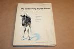 Vintage — Op Verkenning bij de Dieren [1e dr '62] Poortvlie, Boeken, Ophalen of Verzenden, Gelezen